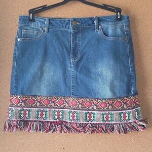 Embroidered Y2K Denim Mini Skirt Size 12 – Boho Fringe Hem Festival Style